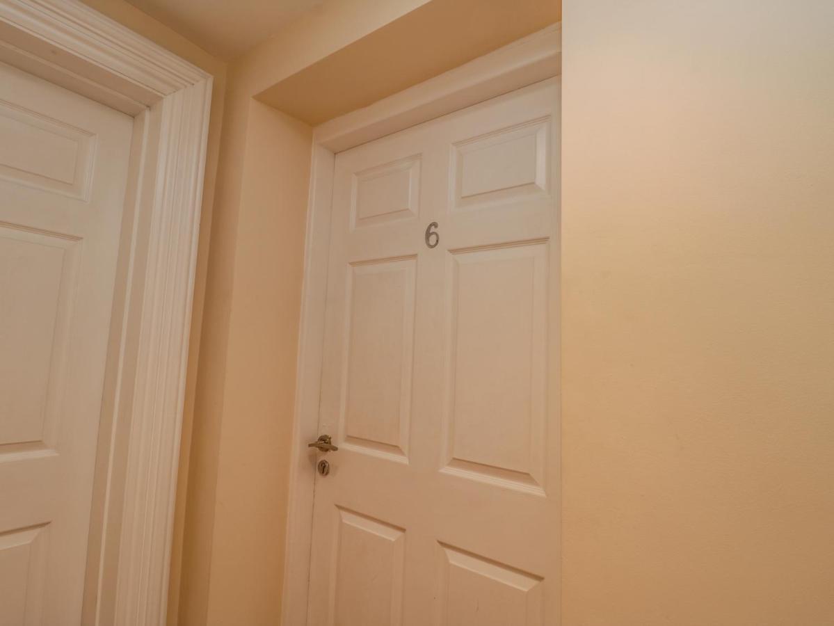 Apartment 6 Уитби Экстерьер фото